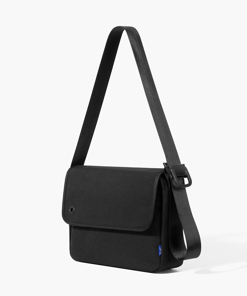 Qualpack Essential Canvas Messenger Bag 380