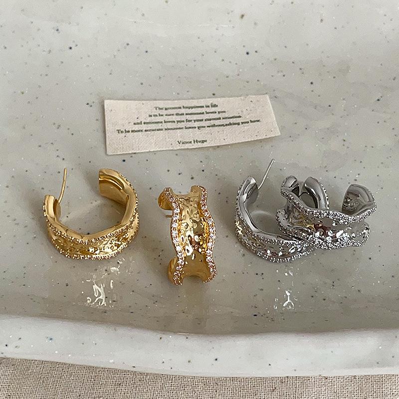 High-End C-Shaped Diamond Stud Earrings: Trendy, Luxurious, Versatile for Women