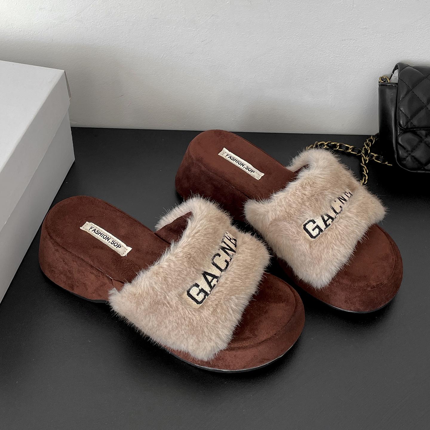 

Queen Fan retro non-slip thick-soled fluffy slippers for women s outer wear 2025 new autumn and winter heightening soft bottom one-word 35 бежевый