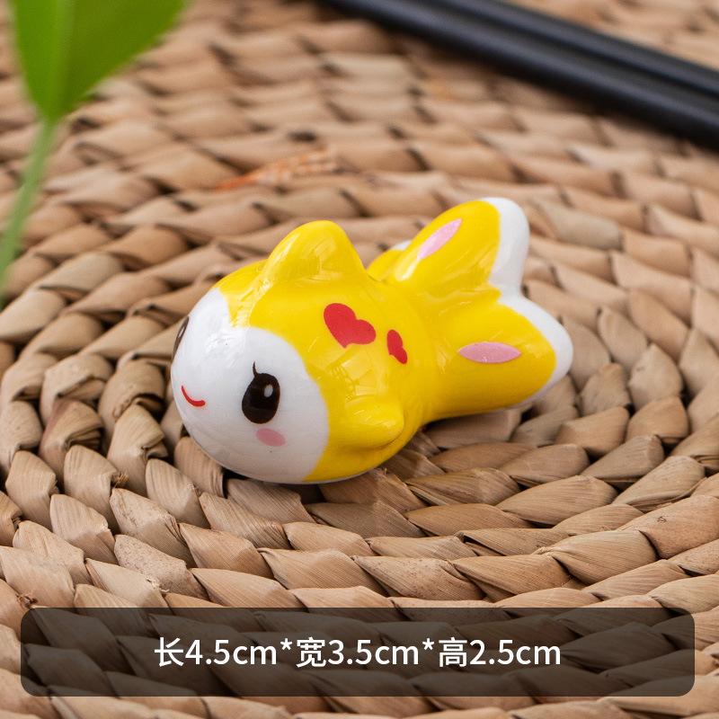 Clown Fish Shape Chopstick Holder Home Kitchen Table Decoration Ceramic Crafts Spoon Shelf Crucian Carp Puffer Fish Tea Pet