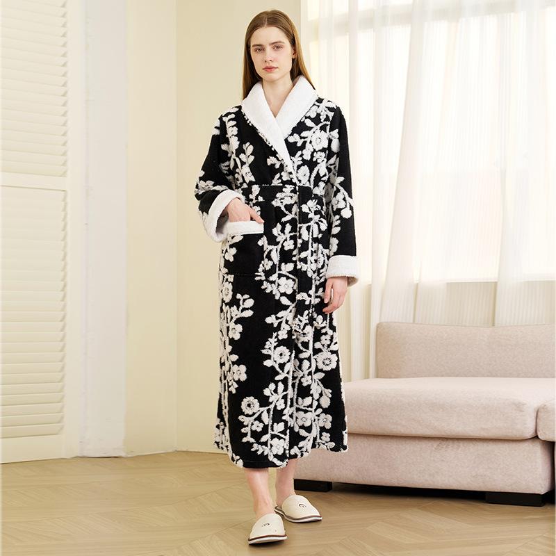 Men's Winter Shawl Collar Plush Fleece Bathrobe Soft Warm Long Sleeve Robe with Pockets Spa Robes for Men Comfortable Fluffy Homewear Sleepwear