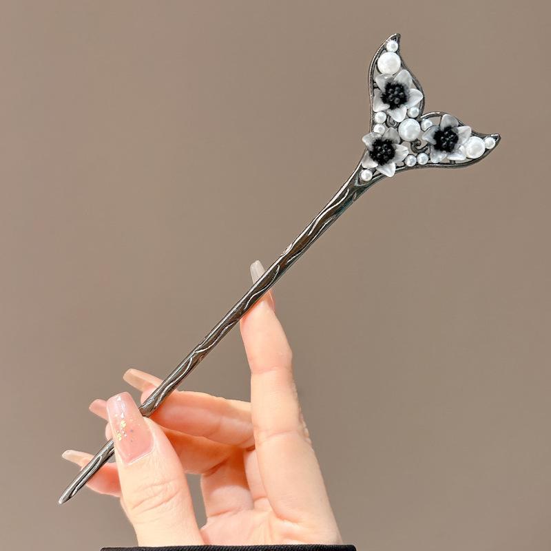 Ancient Chinese-Style Hanfu Hair Accessories: Elegant Updo Hairpins with Tassels for Women