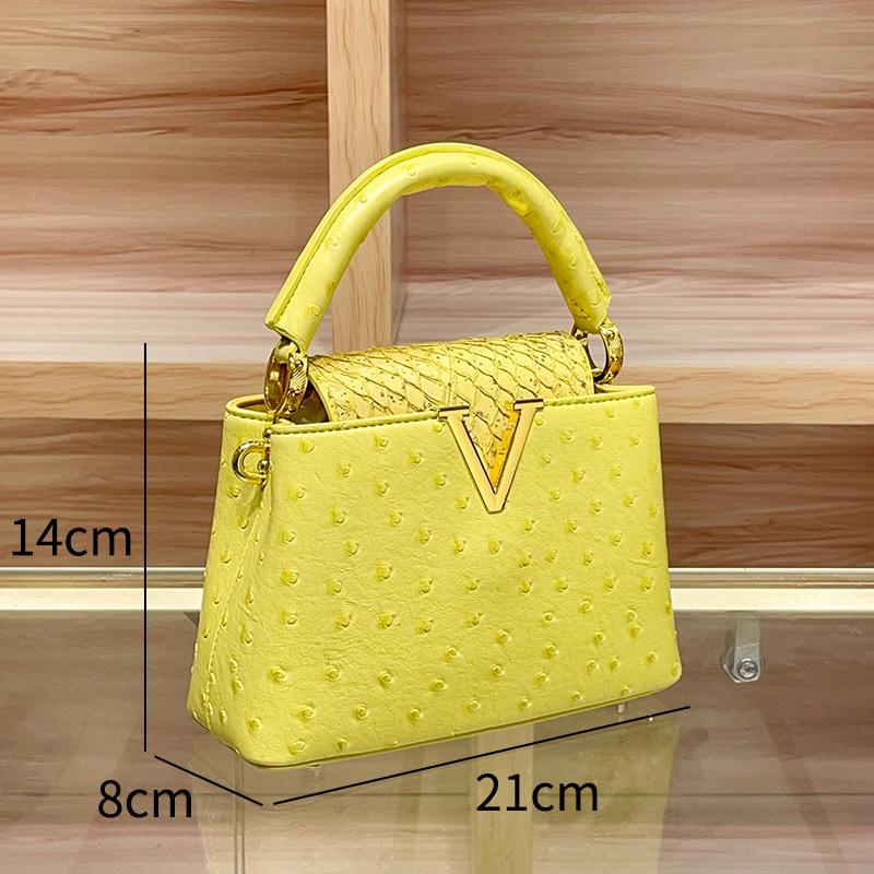 2025 Dámská luxusní crossbody kabelka přes rameno z pravé kůže s pštrosím vzorem