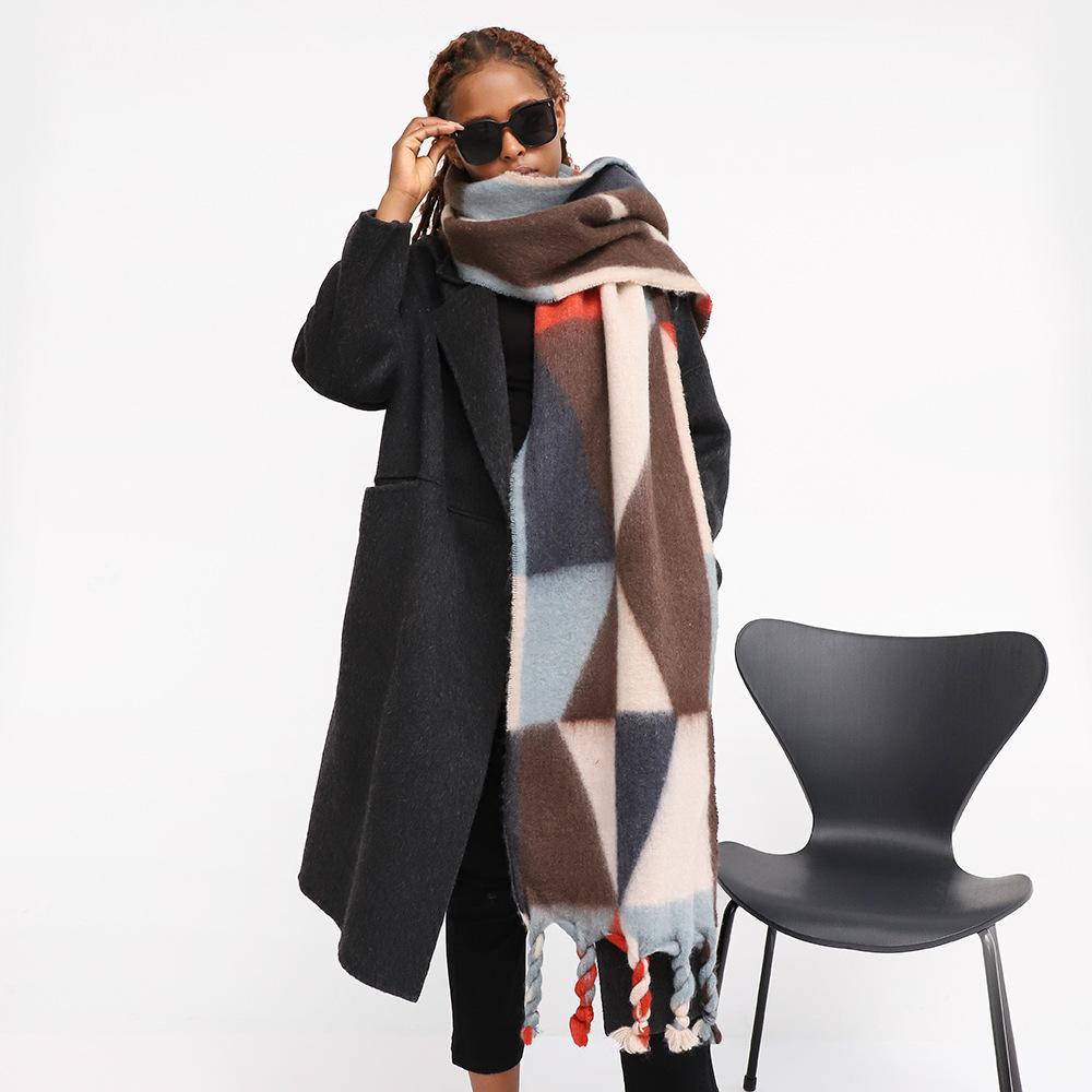 Classic Geometric Triangular Seahorse Hair Scarf Women's Winter Warmth Advanced Sense Hand-rubbed Beard Long Fringed Scarf