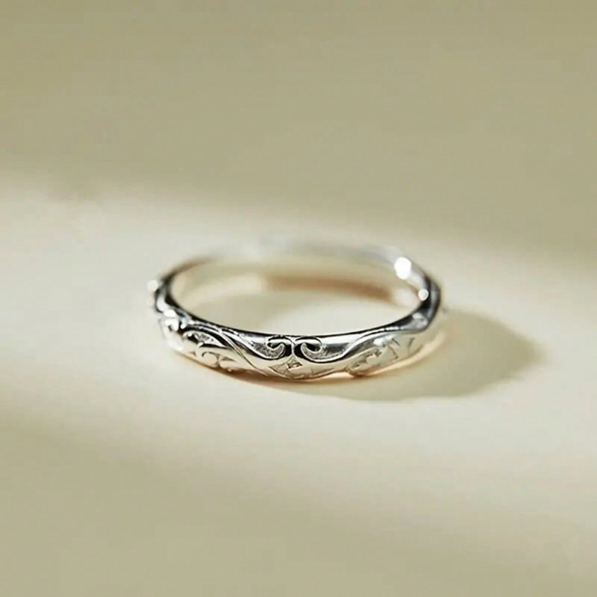 

1pc Retro Scroll Carving Ring | Exquisite Minimalist Stackable Ring | Women s Retro Aesthetic Jewelry | Cute Daily Ring 10 срібний