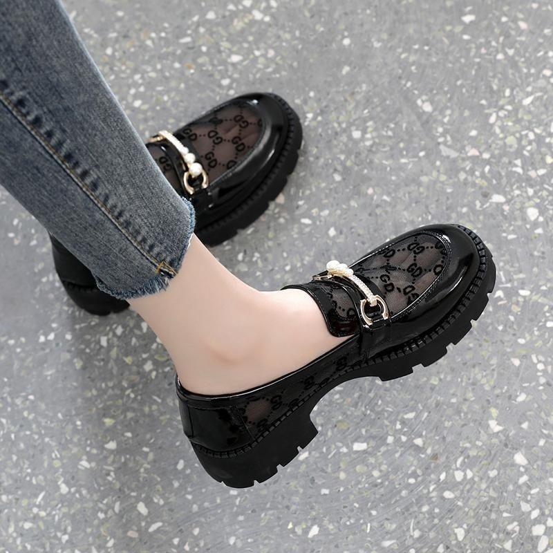 

Мягкие кожаные мокасины с сеткой женские весна-лето 2025 новые лакированные кожаные туфли с сеткой универсальные британские туфли маленькие кожаные женские 35 чёрный