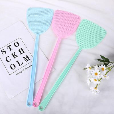 Stabile Fliegen- und Mückeklatsche aus Kunststoff mit langem Griff