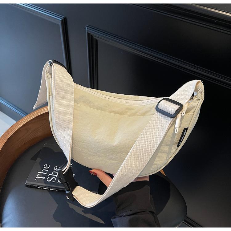 Fashion Casual Messenger Bag Shoulder Bag Spring New Simple and Lightweight Fabric Dumpling Bag