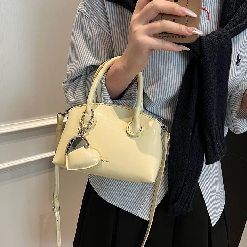 Large-capacity messenger tote bag, simple and versatile handbag, women's 2025 spring new fashion casual bucket bag