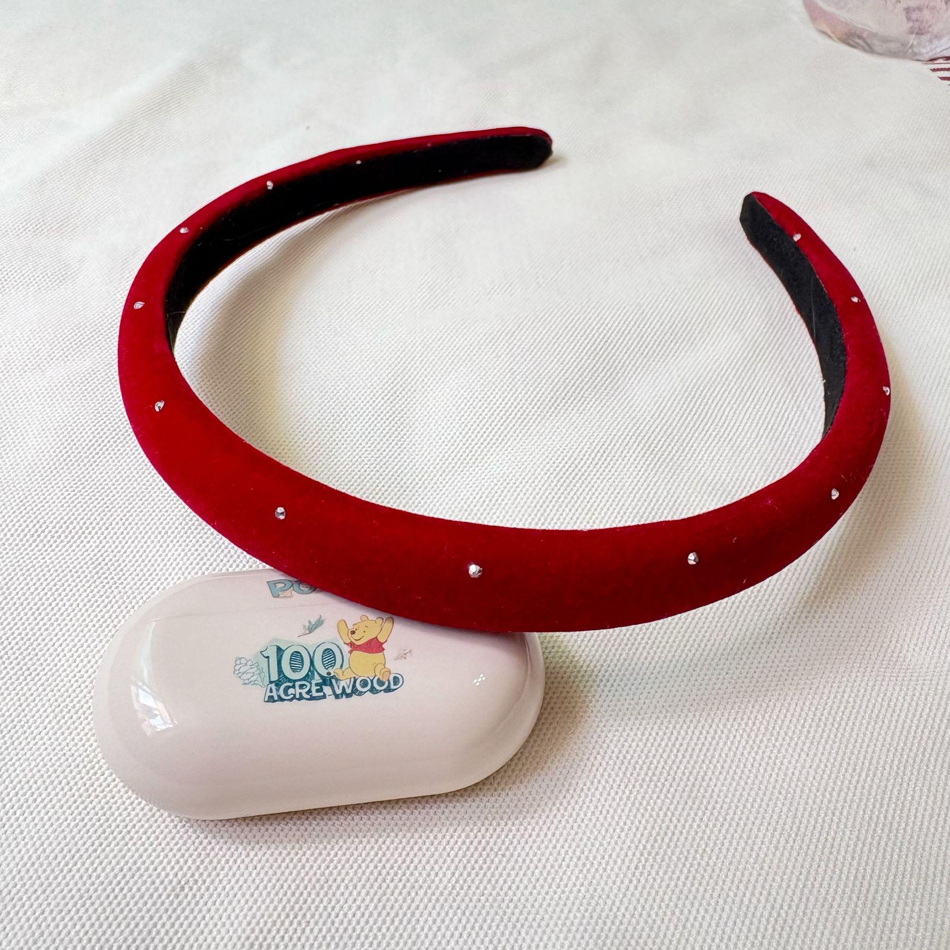 

Французская ретро красная повязка на голову: Нескользящий аксессуар для волос с широким краем для женщин - Идеально подходит для Нового года и Рождества красный