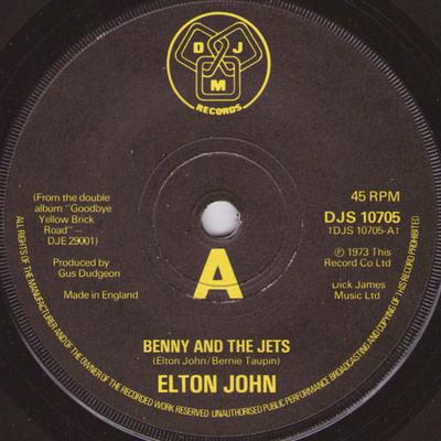 7inch Record ELTON JOHN  Benny And The Jets DJS10705 DJM Records 1976 UK Rock Used