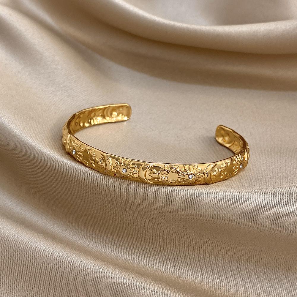 Vintage Sun Star Moon Smooth Cuff Bracelet for Women Chic Gold Plated Stainless Steel Wrist Bangle Bracelets Ethnic Jewelry