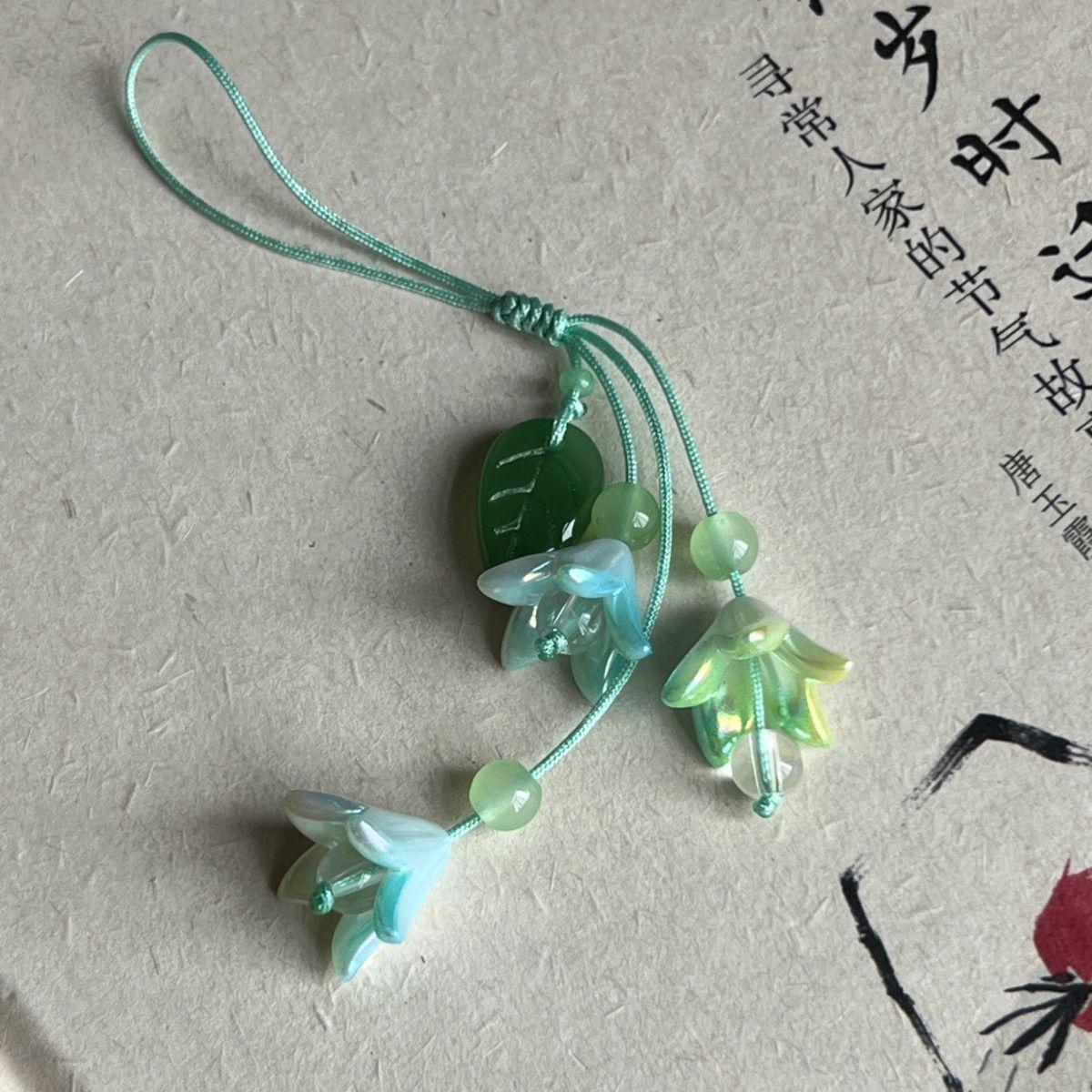 

Acrylic Lily Phone Pendant Cute Charms Handmade DIY Cases For iPhone 16 Tiny Accessories Ins Korea Kawaii Original Keychain pc