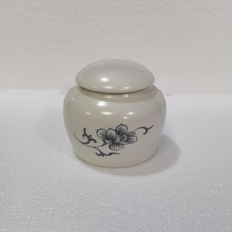 Ceramic Tea Caddy Small Mini Portable Oolong Tea Storage Tank Travel Tea Boxes Powder Sealed Jar Tea Containers Spice Candy Jar