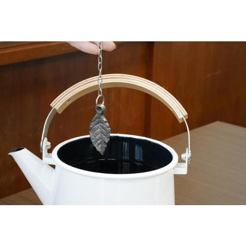 Ikenaga Iron Works Iron Ball, Iron Leaf, Nanbu Ironware, Iron Supplement, 2.7 x 19.8 x 0.8 cm (including chain), 11839