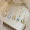 Women's European & American Style Pearl Flower Zirconia Pendant Necklace