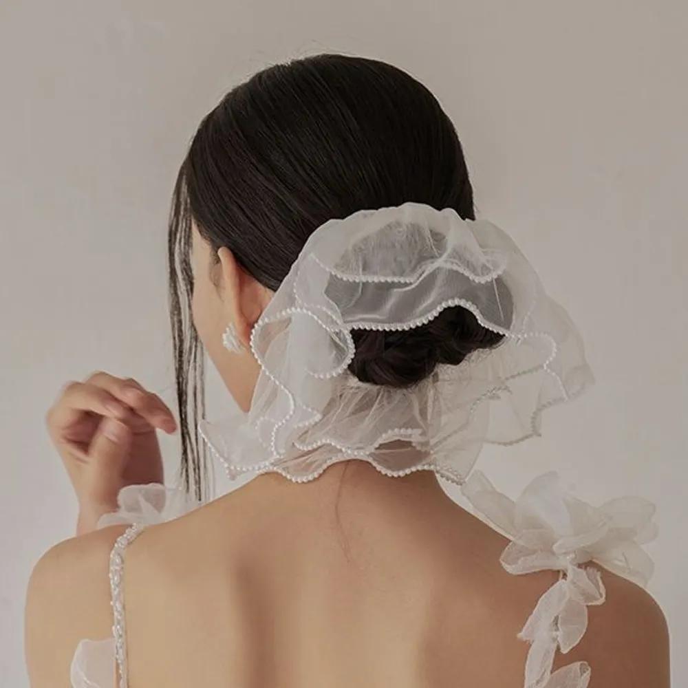 Veil Pearl Scrunchie JP-25-084S white