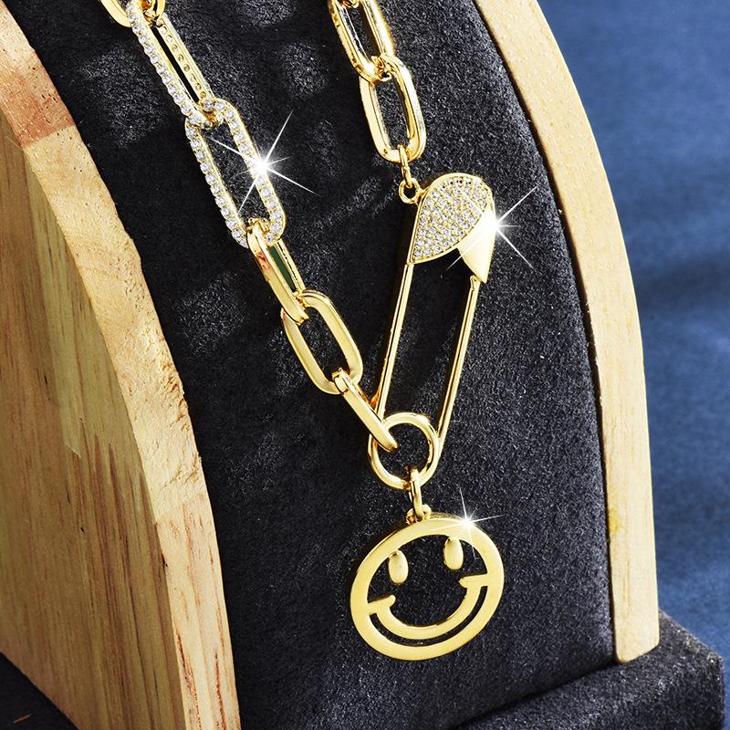 

Стальное Модное Титановое Осеннее Ожерелье с Уникальным Подвесом в Виде Смайлика Для Нарядов Элегантное золотой