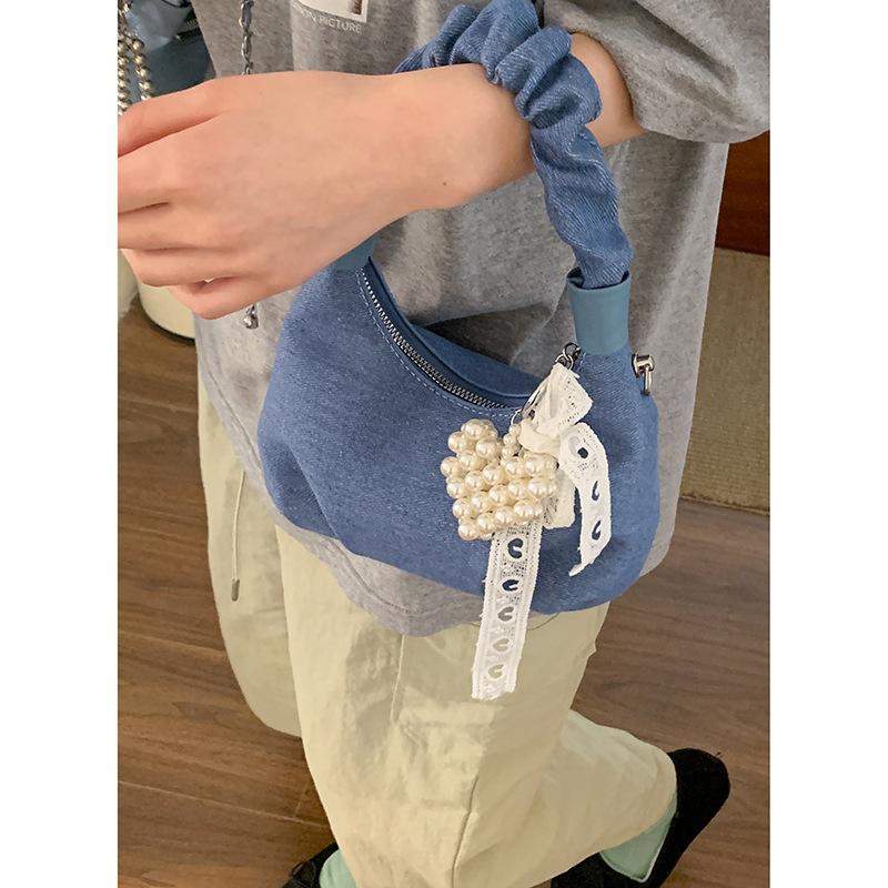 

Нишевая джинсовая портативная плиссированная сумка женская новая модная сумка под мышкой универсальная сумка-мессенджер на цепочке