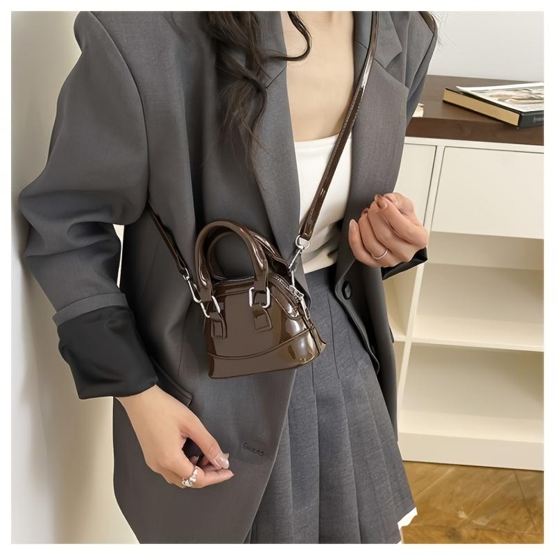 New Korean style versatile mini glossy crossbody/crossbody bag, shell bag, stylish women's shoulder bag, crossbody bag for outings.