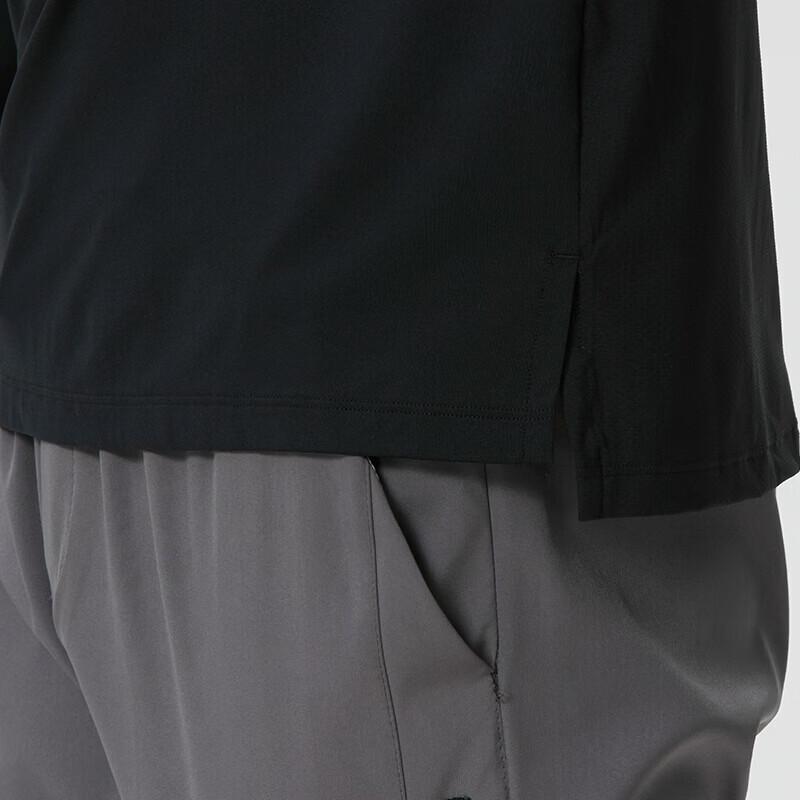 Under Armour Men's Half-Zip Long Sleeve T-Shirt