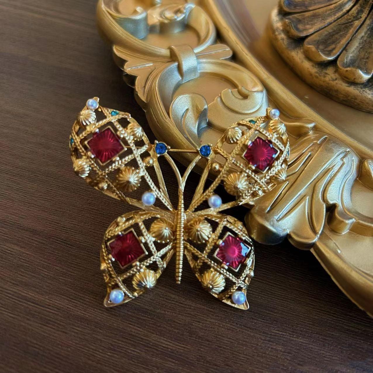 

Изысканные женские мужские элегантные хрустальные значки-булавки с бабочками, винтажная дворцовая классическая брошь со стразами, аксессуары для женщин