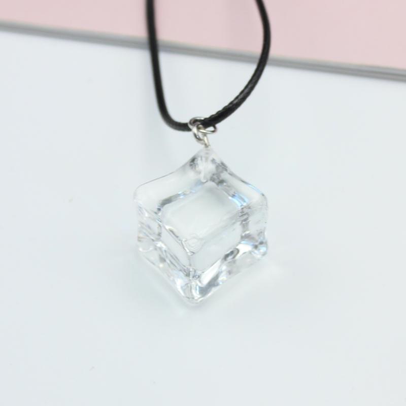 

Transparent Large Ice Cube Pendant Necklace for Women 45+5cm PU Leather Wax Line Clavicle Collar Fashion Zircon Gift Wholesale