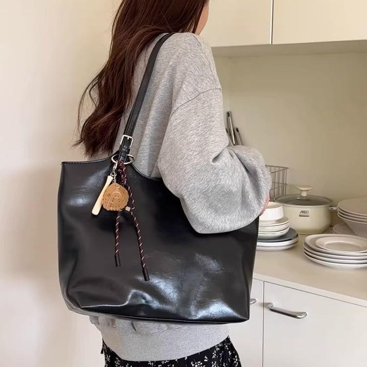 

Женская сумка через плечо новая осень и зима ретро мода универсальная сумка с высоким чувством для работы и поездок большая вместимость