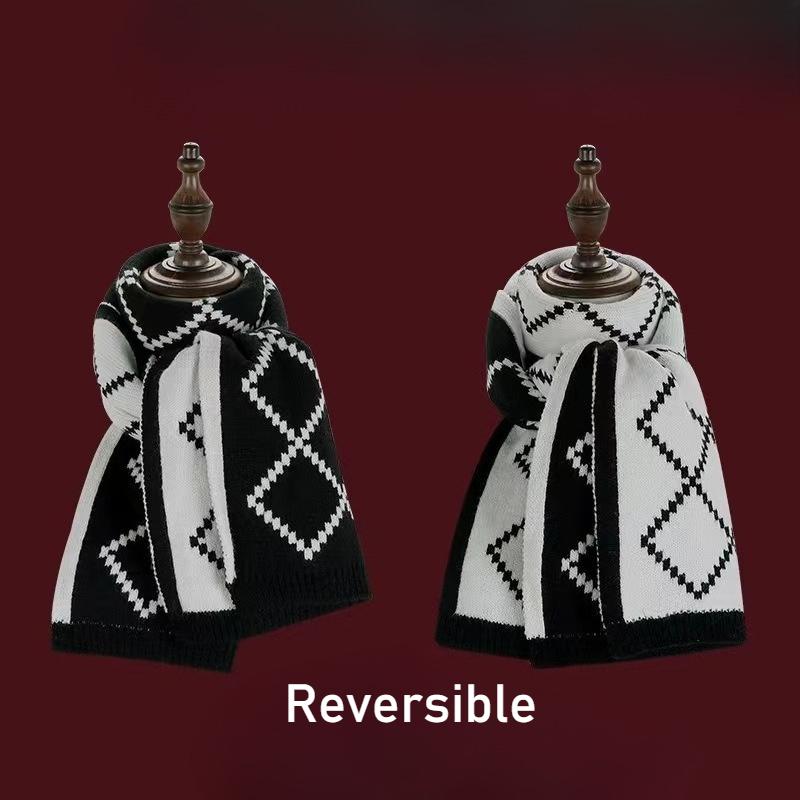 

Cute Animal Knitted Scarf for Winter - Reversible Fashion Plaid, Soft Warm Breathable, Versatile Neck Warmer for College Couples