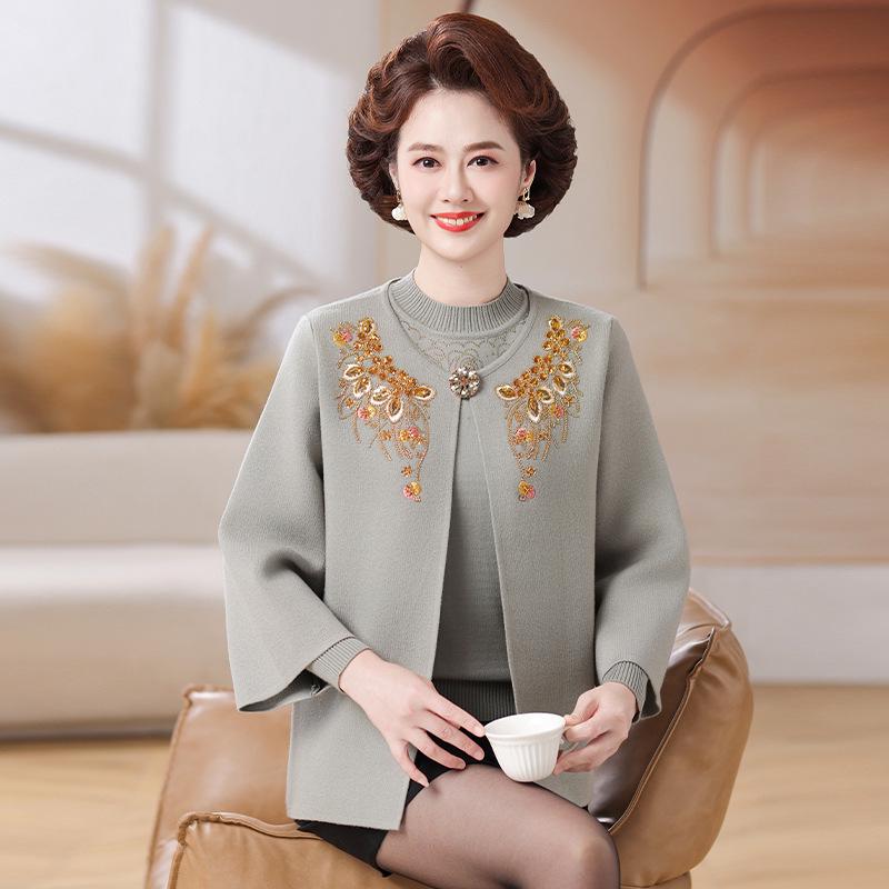 

2025 Women s Two-Piece Embroidered Sweater Set for Middle-Aged & Elderly - Age-Reducing Knitwear for Autumn/Winter 5XL (recommended for 75-82.5 kg)