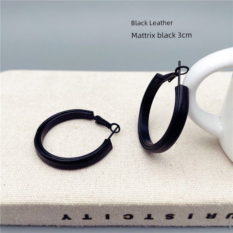 

Matte Black Leather Big Hoop Earrings Exaggerated Ear Ring Female Circle Elegant South Korea Simple Personality Fashion Leather Matte Black 3cm