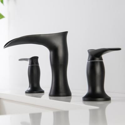 Černá vodopádová umyvadlová baterie Dvojitá rukojeť Tři otvory Koupelnové směšovací baterie Kohoutek Široce instalovaný Koupelnová baterie na desku