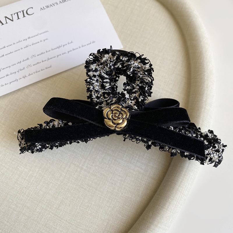 

Высококачественная заколка для волос «Камелия» — осенне-зимний шик во французском стиле