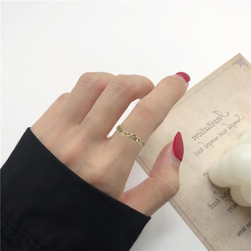Vielseitiges Damen-Ringset mit Diamanten und floralem Design in V-Form