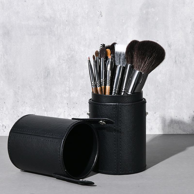 25-Piece Animal Hair Makeup Brush Set: Includes Wool Brushes for Eyeshadow, Nose Shadow, and Foundation - Artist Recommended