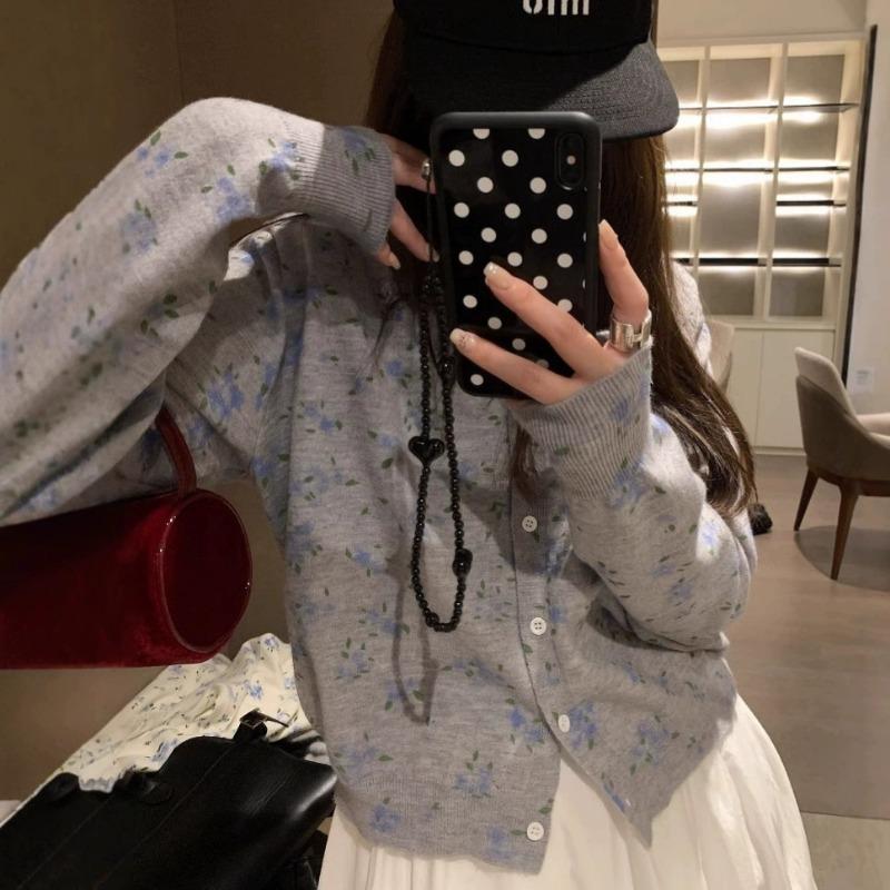 Small fresh floral knitted cardigan top women's autumn and winter new round neck design sense niche sweater jacket