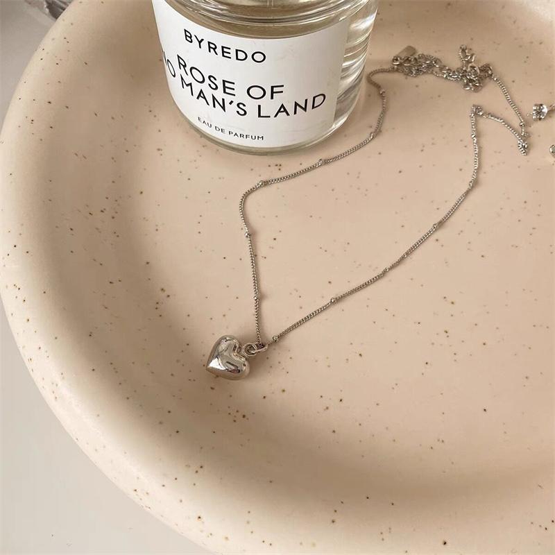 Simple Glossy Love Pendant Necklace For Women Fashion Retro Gold Color Clavicle Chain Choker Trendy Party Accessories