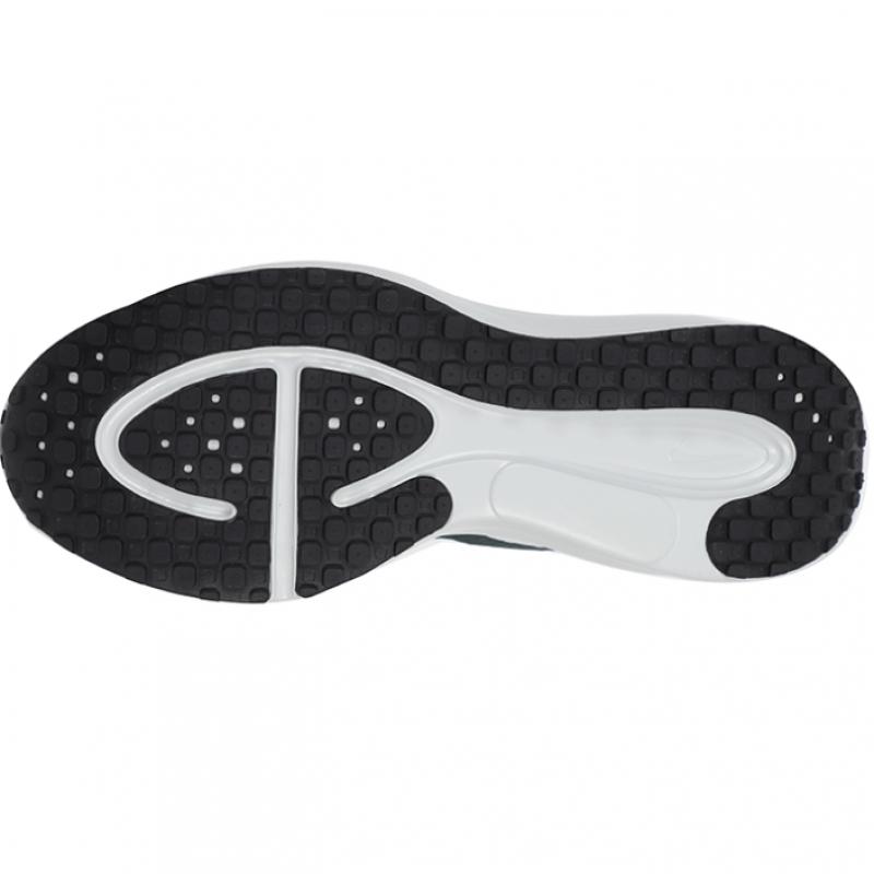 Nike Revolution 8