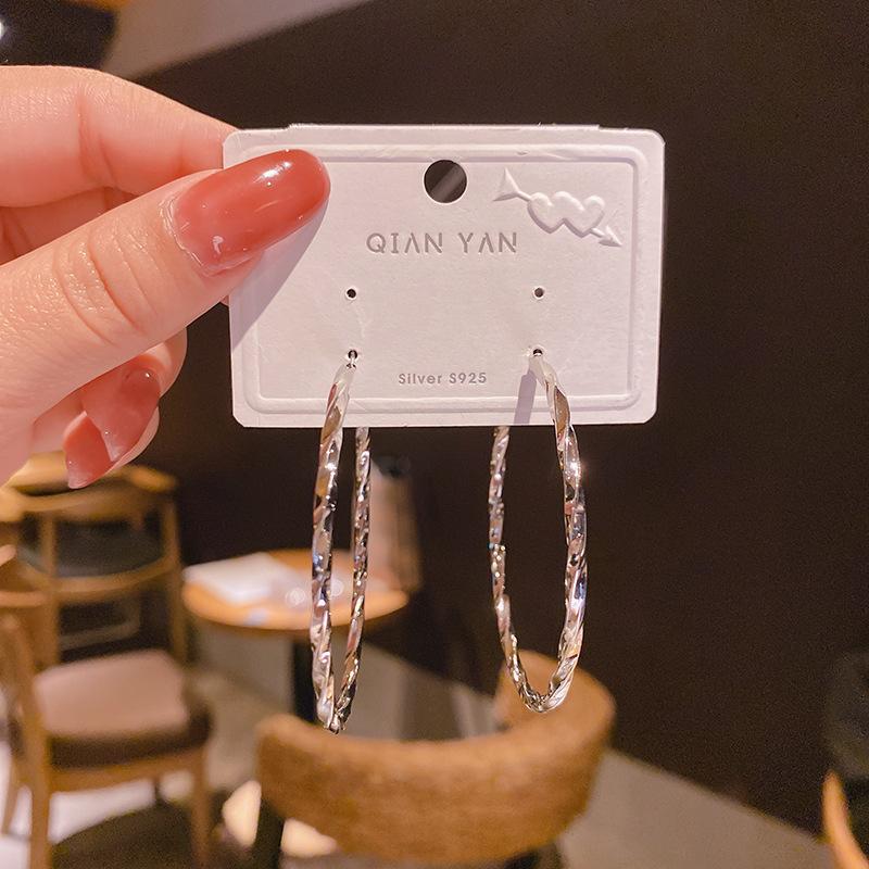 Summer new color texture ring stud earrings Korean temperament fashion personality Internet celebrity light luxury earrings