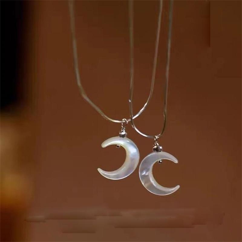 Fancy Moon Pearl Bracelet For Women Fashion Crescent Moon Chain Necklaces Japan Korea Unique Popular Design Jewelry Party Gift