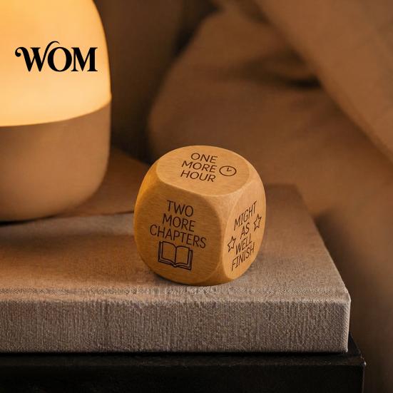 Interactive Reading Dice Wooden Decision Dice, 6-Sided Wood Engraved Quotes Prompt, Natural Bookish Daily Habit Tool Charm, Fun Companion Book