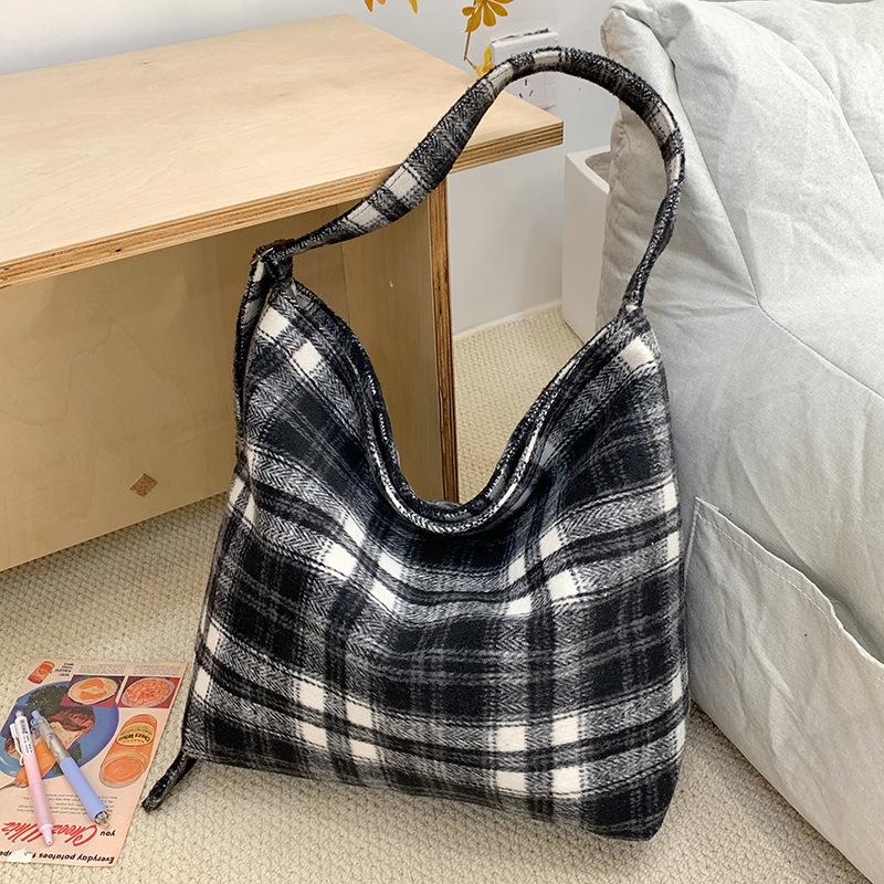 Woolen Plaid Messenger Bag Women's Leisure Commuter Portable Tote Bag Student Class Versatile Shoulder Bag