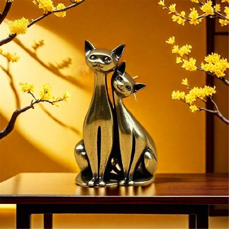 Handmade Brass Couple Cats Figurine Elegant Metal Kitten Lover Statue Decors for Valentines Day Gift Ornament