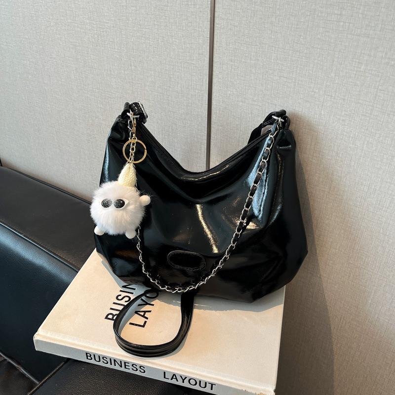 Casual student soft surface large-capacity bag women's new summer work commuter bag fashionable shoulder messenger bag