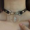 Choker Punk Étoilé Style Sombre Collier Ras-du-cou en Fausse Cuir Noir pour Amateurs Gothiques Femmes Festivals de Musique Fêtes Thématiques