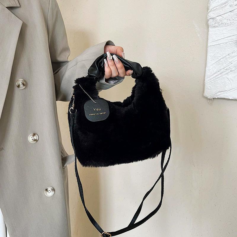 

Women s Soft Faux Fur Crossbody Bag Zipper Shoulder Tote Casual Warm Plush Handbag Half-Moon Stylish Lady Small Bag