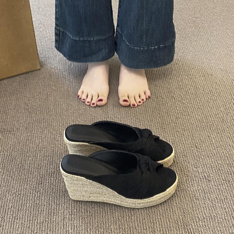 

Medieval straw wedge heel shoes heightened platform slippers women s summer wear high heels cool slippers 2025 new beautiful sandals 35