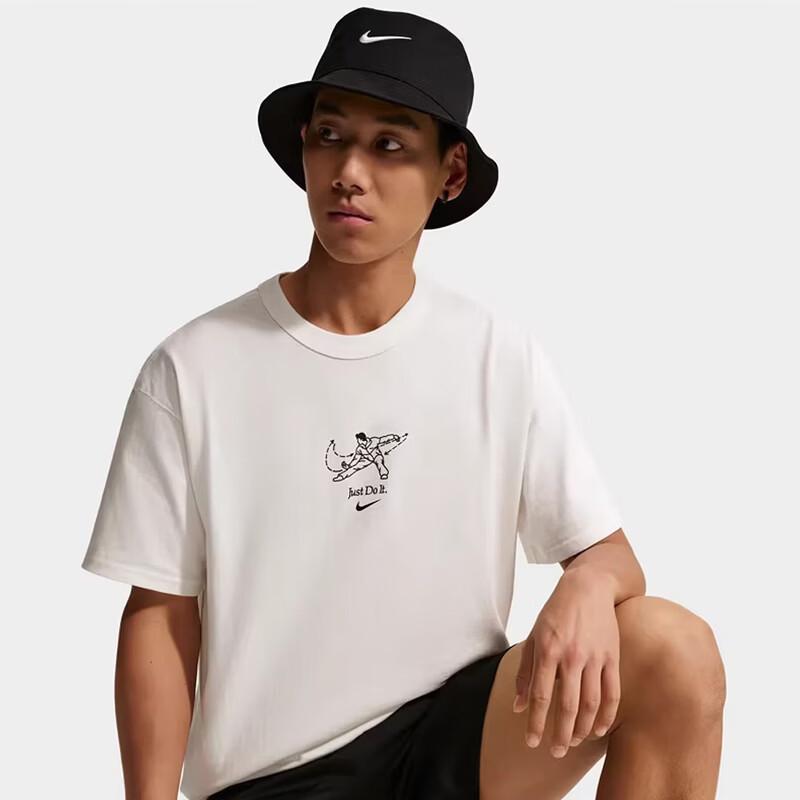 Nike Men's Round Neck Short Sleeve Knitted Sports Shirt