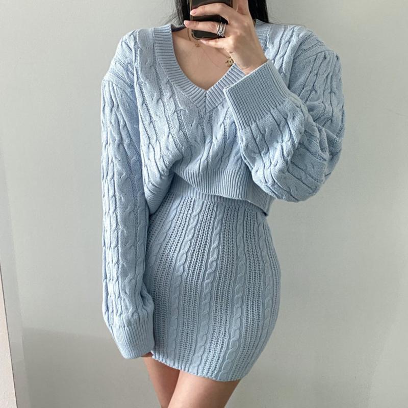 

Нежный молочный мягкий голубой трикотажный свитер с V-образным вырезом и полосками, с длинным рукавом и перекрутом + облегающая юбка-карандаш с высокой талией, женский костюм-двойка 6631# One size синий