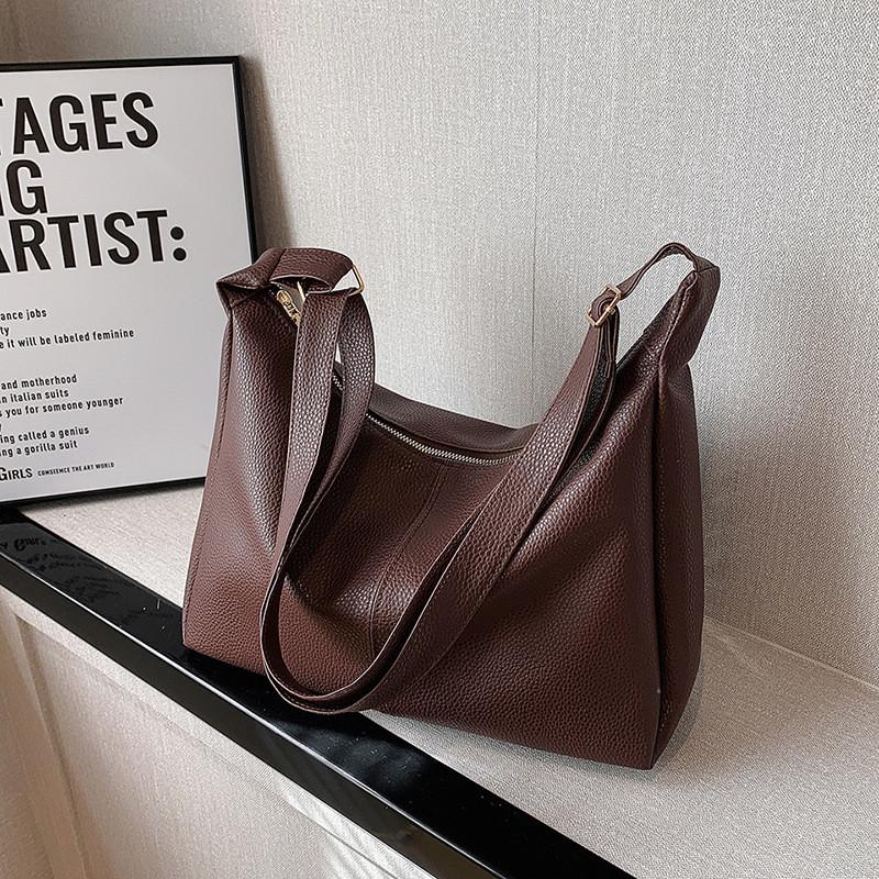 

Stylish Large Capacity Tote Bag For Women In Black Brown Khaki And Coffee Perfect For Casual Outfits кавовий